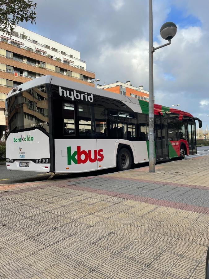 Gran Bilbao XI With Parking By Aston Rentals Barakaldo Exteriör bild